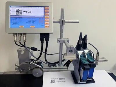 طابعة D-EA الحرارية للدبوس مع شاشة لمسة 7 بوصة نظام قفل RFID غير اتصال وسهولة التثبيت لطباعة أرقام الدفعات